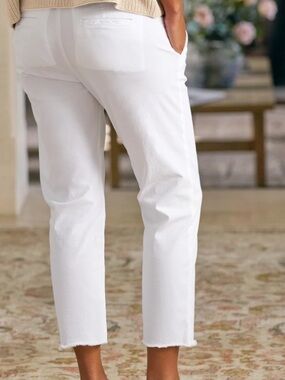 UEC Frank & Eileen cropped white Italian twill pants raw hem size 4